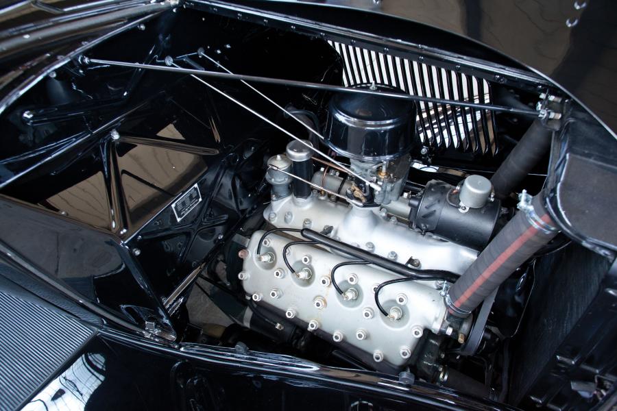  Ford V8 DeLuxe 3-Window Coupe 1933 года  (фото 24 из 25)